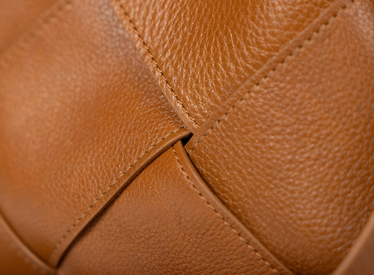 Optimal Shoulder Bag in Black