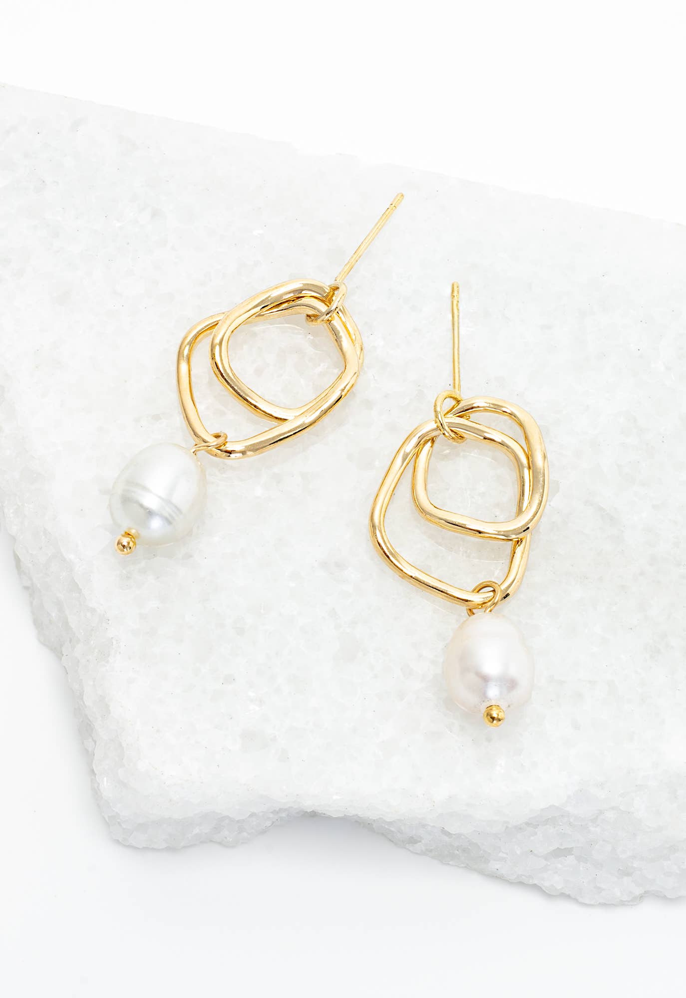 Everlasting Pearl Earrings in Gold