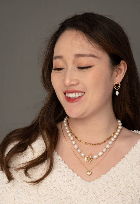 Everlasting Pearl Earrings in Gold