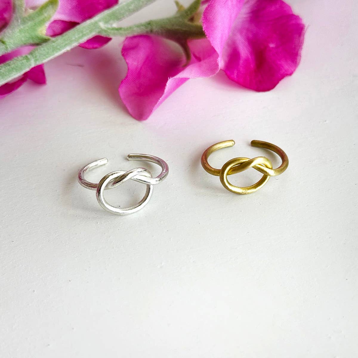 Gold Knotted Circle Ring