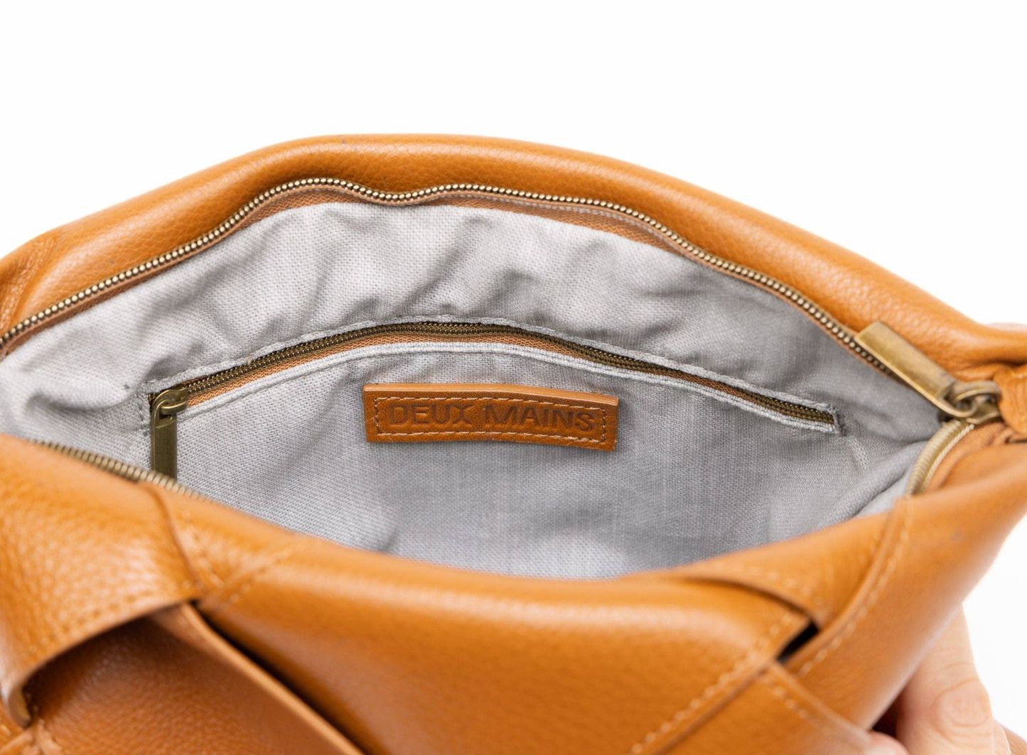 Optimal Shoulder Bag in Honey