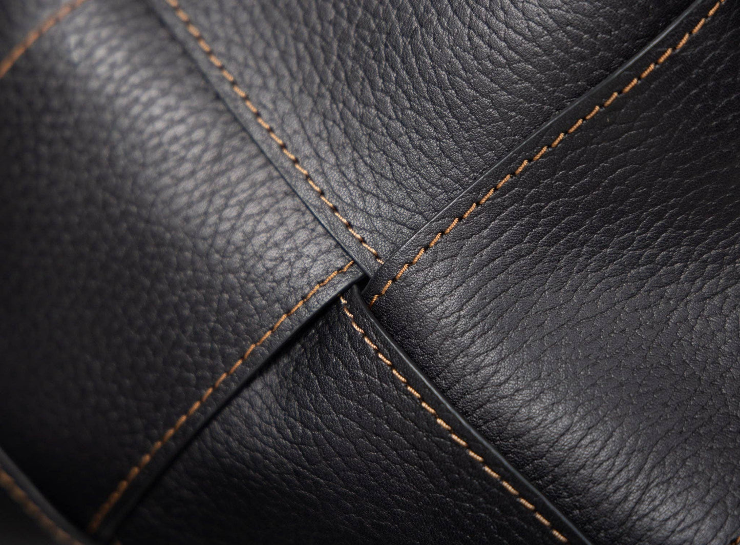 Optimal Shoulder Bag in Honey