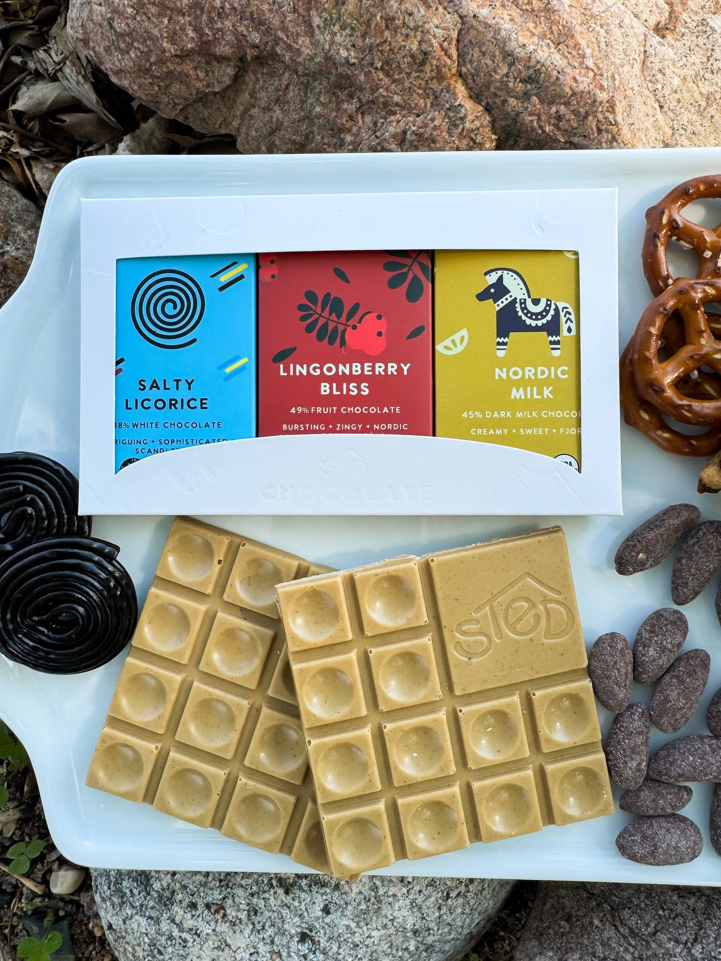 Mini Lingonberry Bliss Chocolate Bar