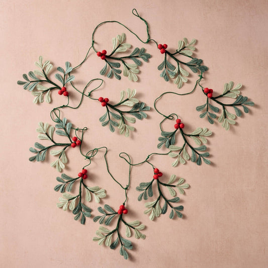 Ullasa Holly Silk Paper Garland